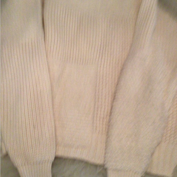 NEW! MINKPINK textured sweater - Picture 4 of 8